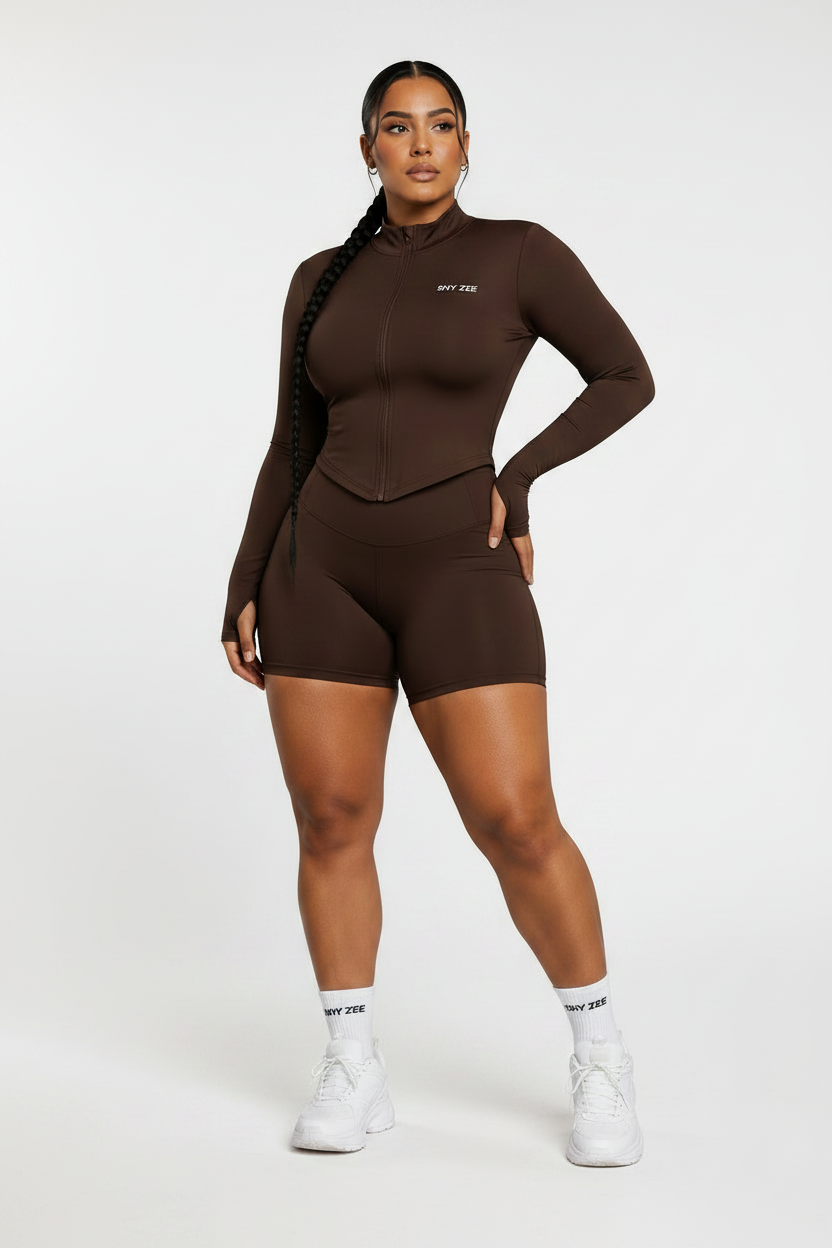 Ensemble marron foncé fond blanc